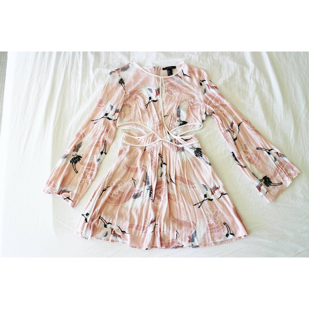 Forever 21 Pink White Cut out Crane Flare Sleeve Dress Size S Barbie core